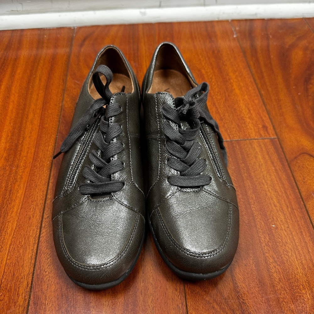 Vionic Magnolia Abigail Lace Up Flat Sneaker Pewter Gray Size 7